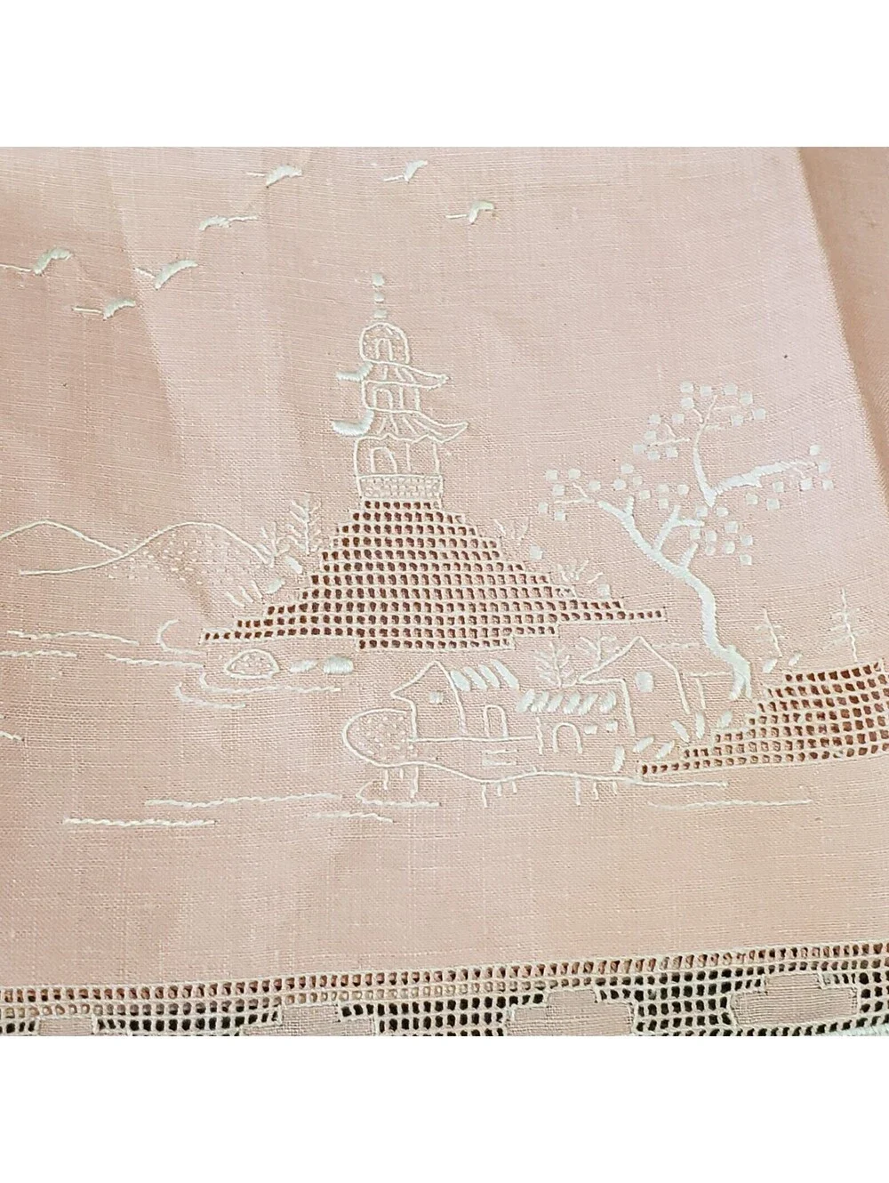 VTG Linen Fingertip Guest Towel Pink Embroidered Pagoda Bird Tree Pulled Thread